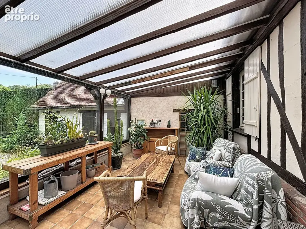 À proximité de Gisors  - propriété avec deux maisons - 5 chambres - piscine chauffée - photo 8