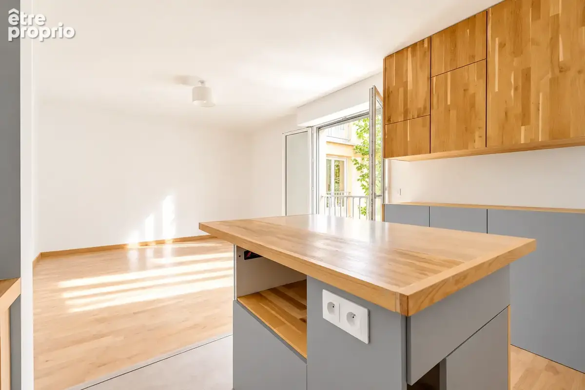 Superbe appartement entièrement rénové, où lumière, confort et qualité de vie se rejoigne. Ideal investissemen - photo 7