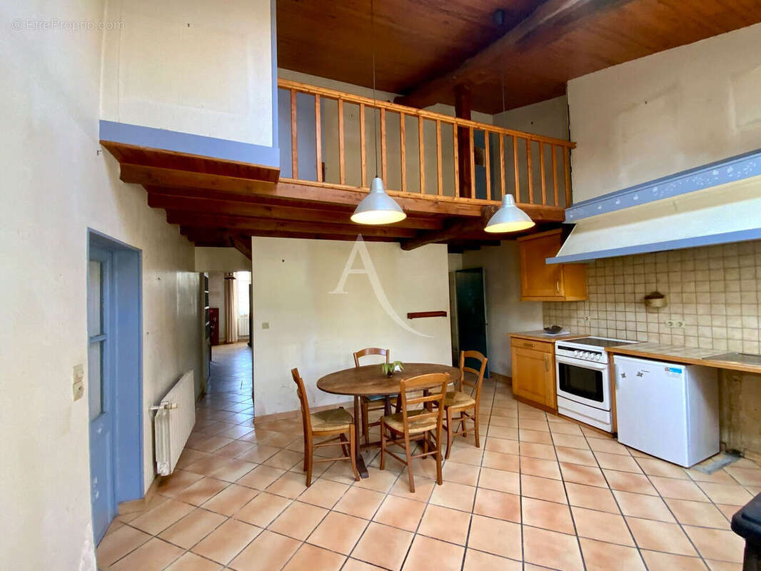 Maison à SAINTES