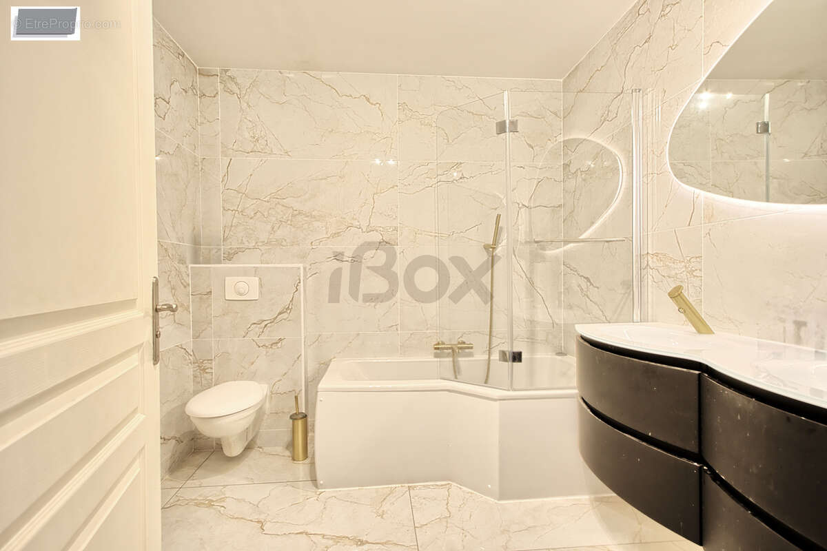 Maison à SOLLIES-VILLE