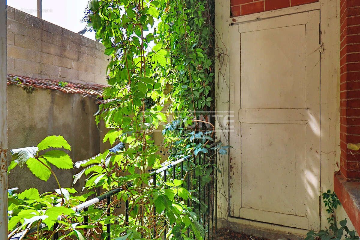 Immeuble idéalement situé dans un secteur attractif - photo 16