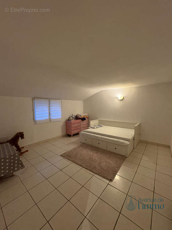 Maison à BEAULIEU-SUR-LAYON