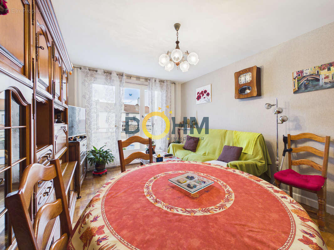Appartement à SAINT-ETIENNE