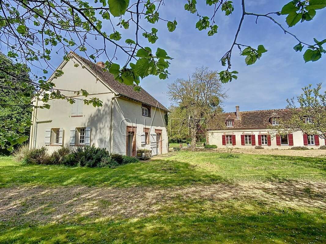 Maison à HOUDAN