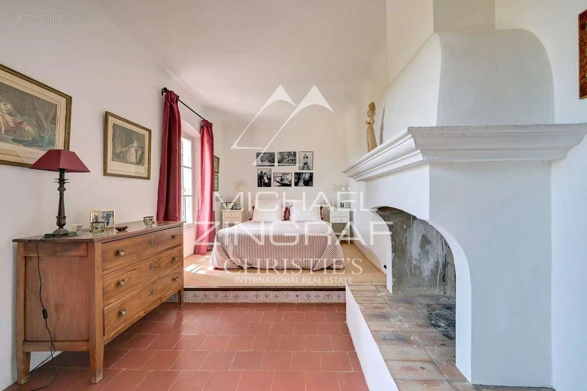 À 30 minutes d'Aix-en-Provence – Authentique bastide du XIXᵉ siècle au cœur d'un domaine de plus de 5 hectares - photo 17