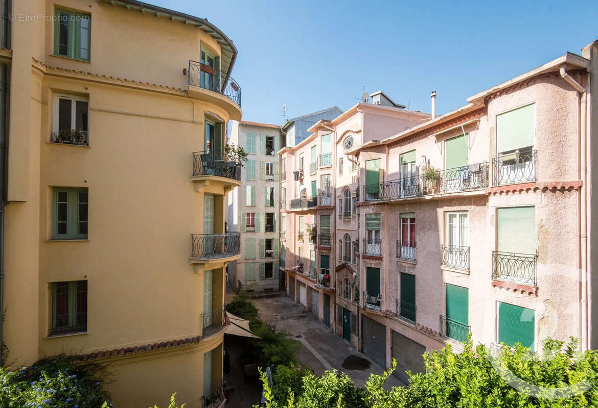 Appartement 64 m² à Nice  - photo 11