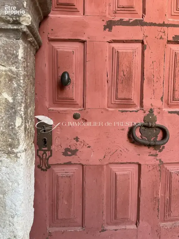 Une demeure historique atypique avec un gros potentiel - photo 8