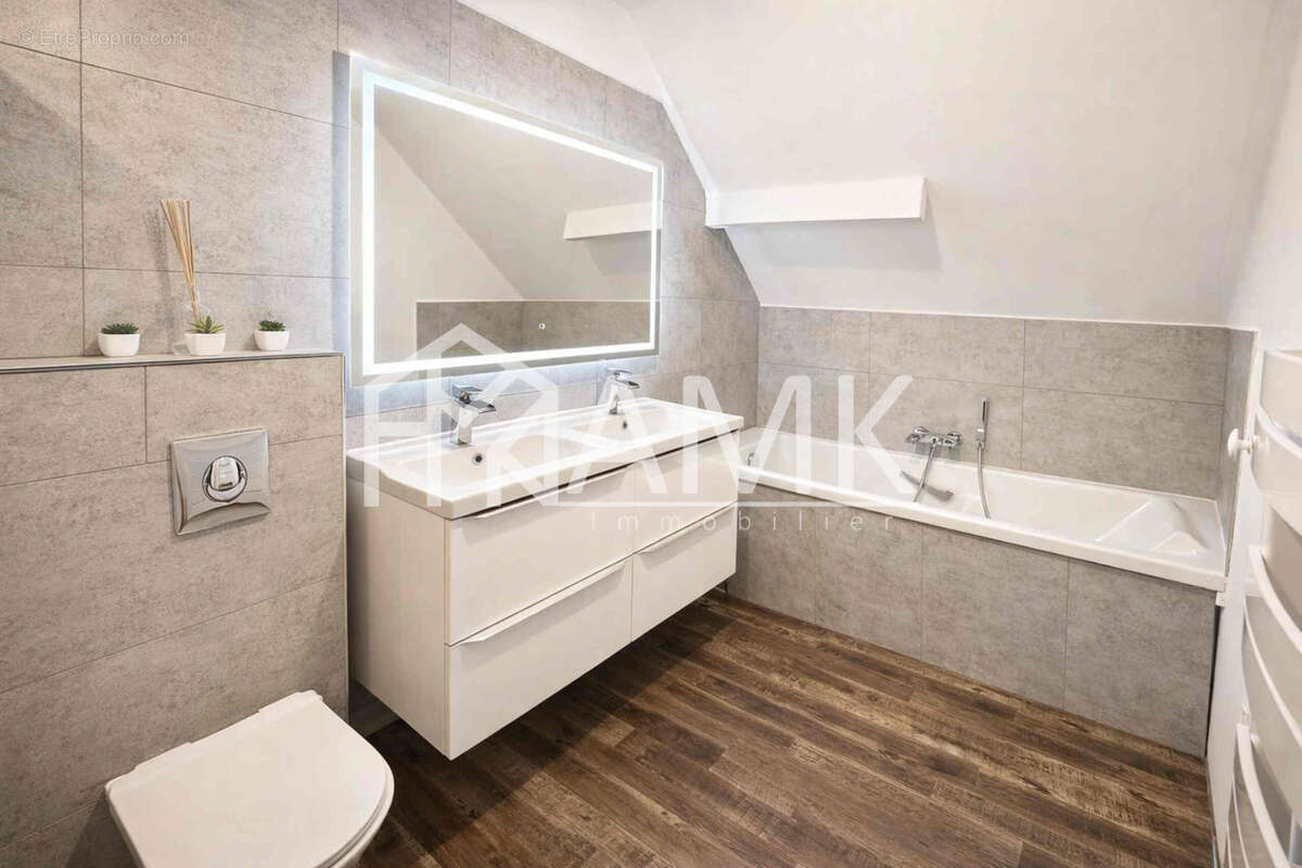 Maison individuelle 140 m2 au sol avec futur studio indépendant & jardins   Cœur de village** - photo 12