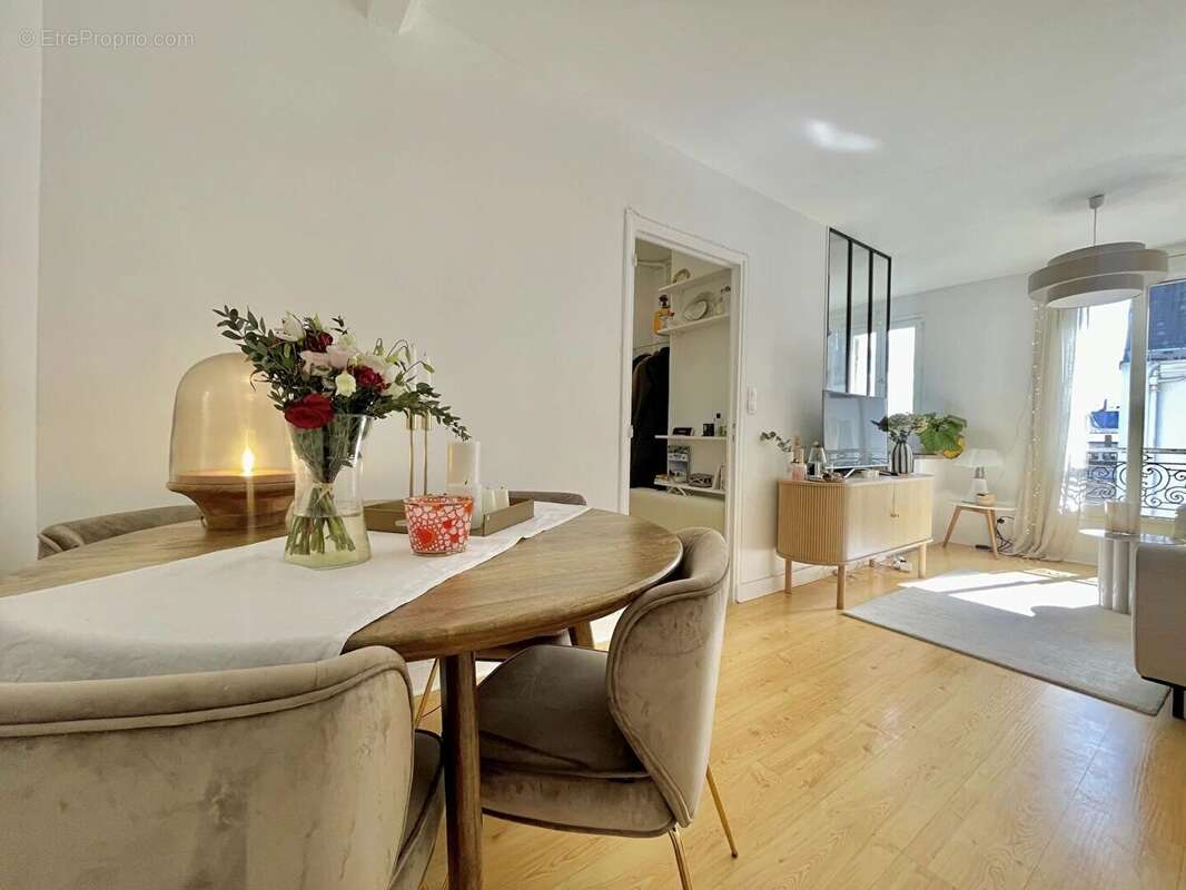 Appartement à PARIS-17E