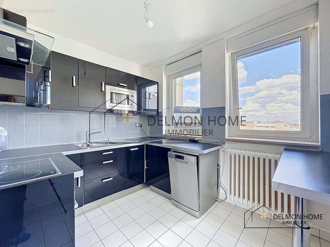 Appartement à COURBEVOIE