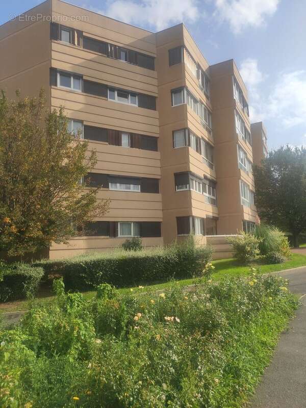 immeuble - Appartement à CHAMPS-SUR-MARNE