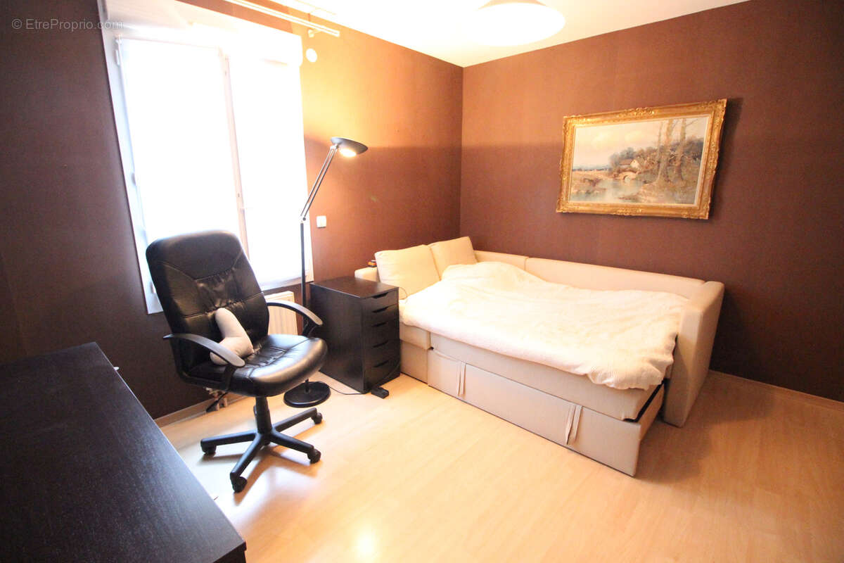 Maison à MANDRES-LES-ROSES