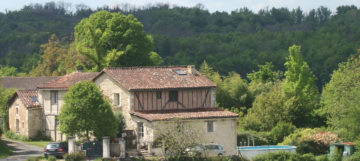 2 maisons en pierre renovée au calme, avec atelier sur terrain d'environ 1500m2 - photo 38