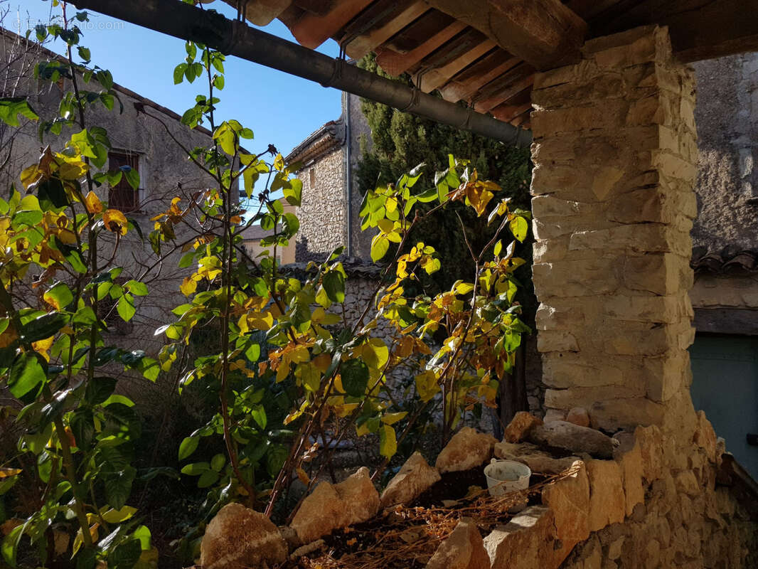 Exclusivité - Demeure d’exception du XVe siècle au cœur de la Provence - Saint Trinit (Vaucluse) - photo 18