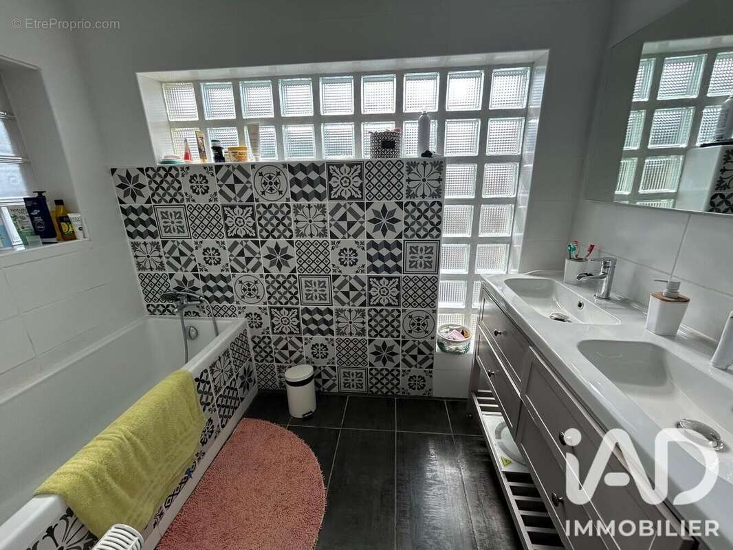 Maison 148 m² à Trelaze  - photo 3