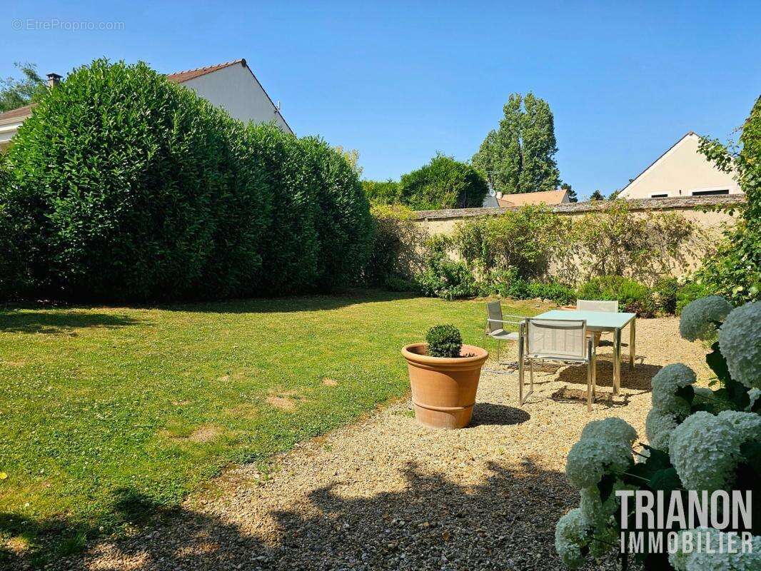 Maison à FEUCHEROLLES