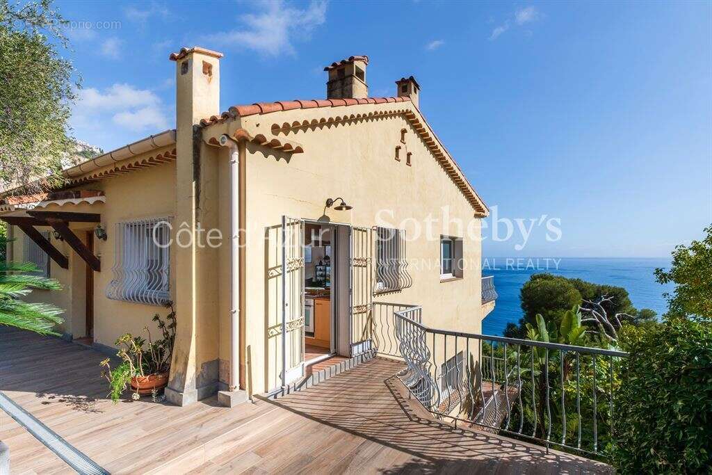 Maison à EZE