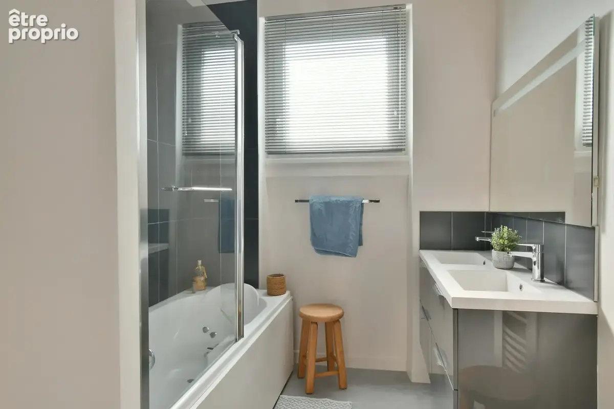 Maison FAMILIALE avec jardin et garage - photo 11