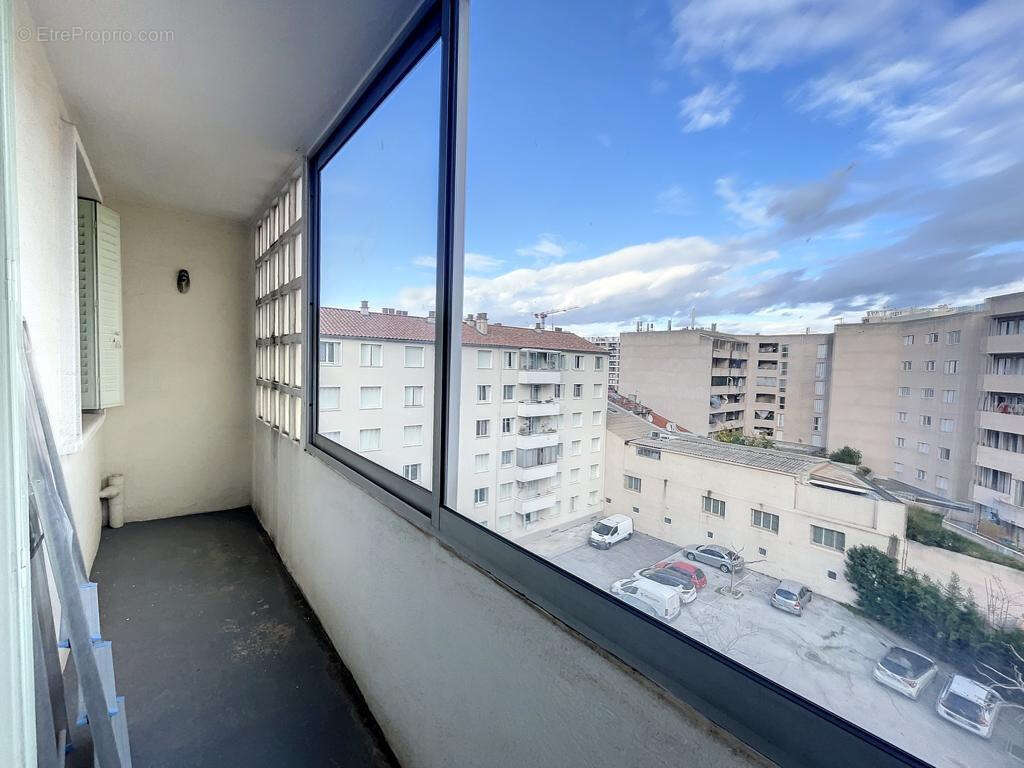Appartement à MARSEILLE-9E