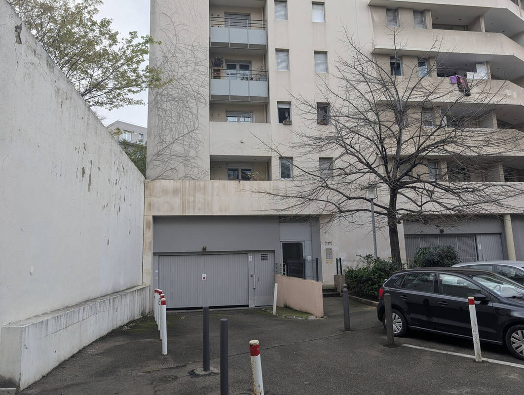 Parking à MARSEILLE-6E