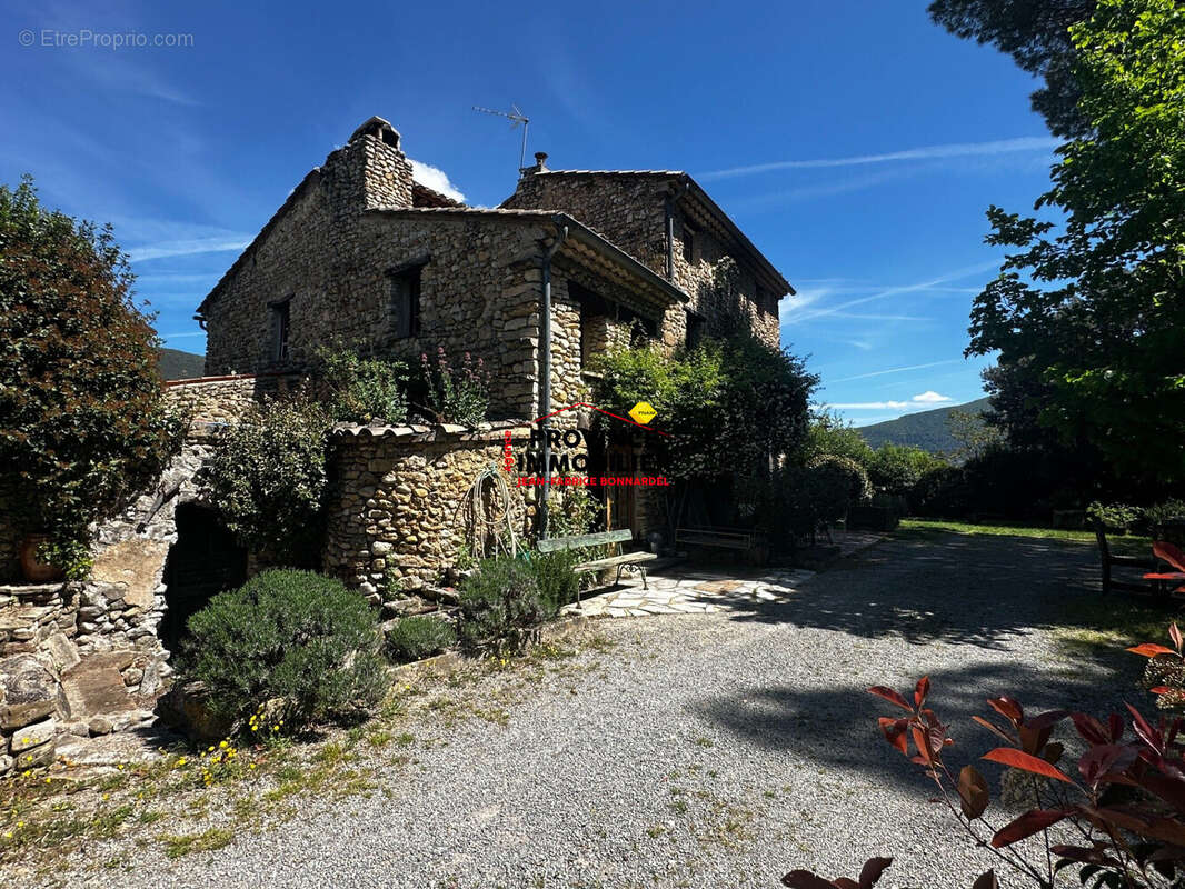 Maison 260 m² à Nyons  - photo 3