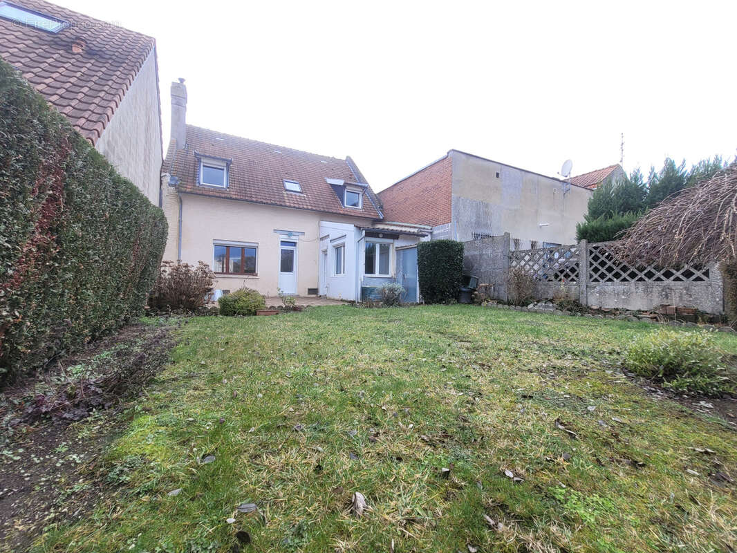 Maison à ANGRES