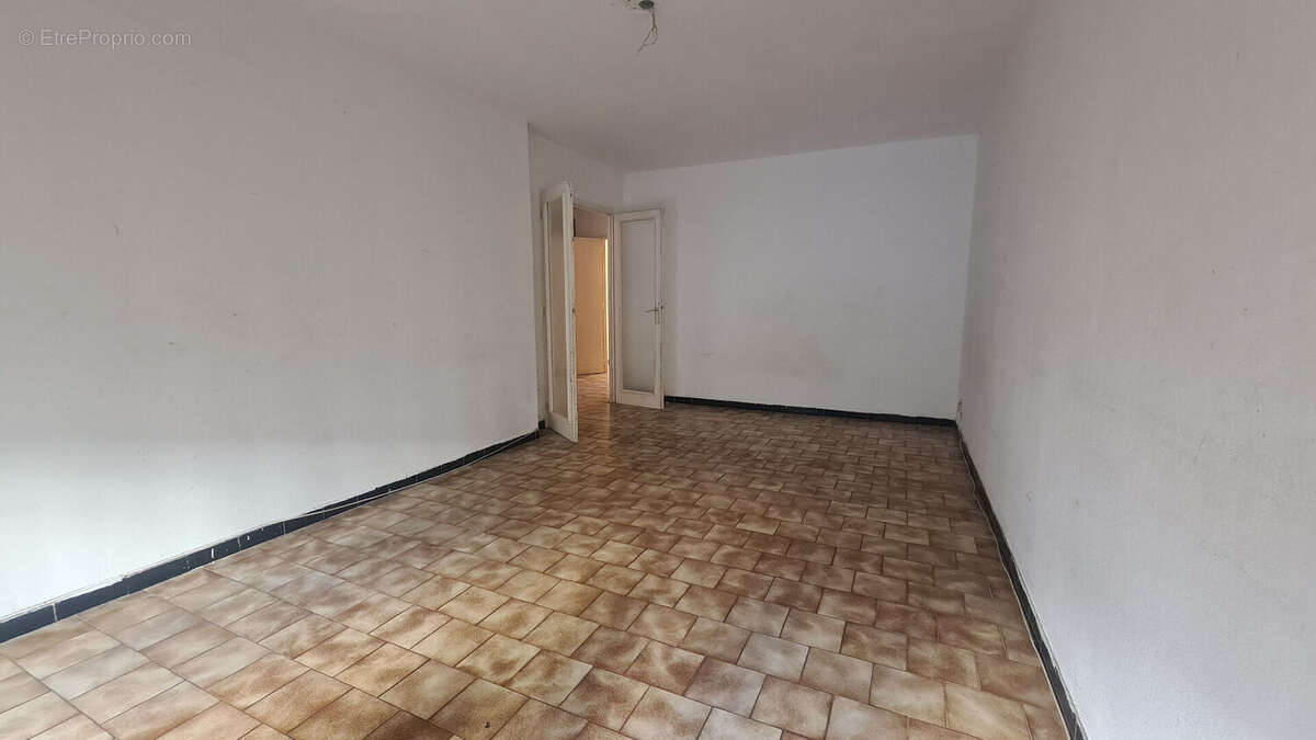 Sète, appartement T3 DE 73 M², Terrasse, cellier, Possibilité d'achat d'un garage en supplément. - photo 3