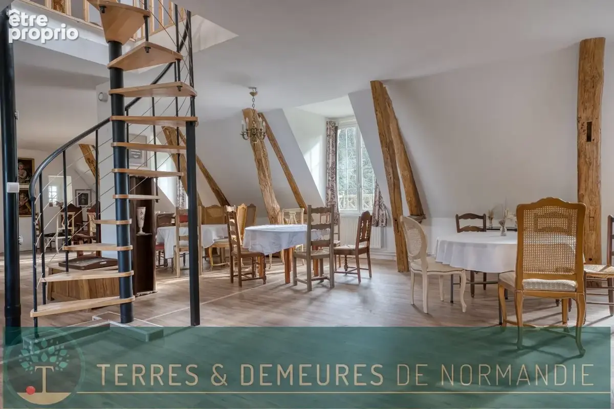 Domaine historique en normandie  château xviie & dépendances  4,5 hectares - photo 14