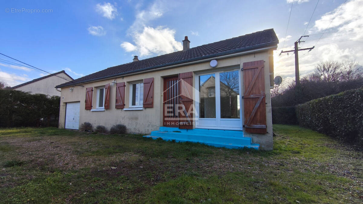 Maison à THIRON-GARDAIS