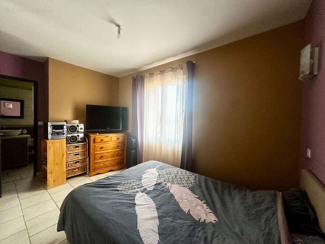 Maison à LES OMERGUES