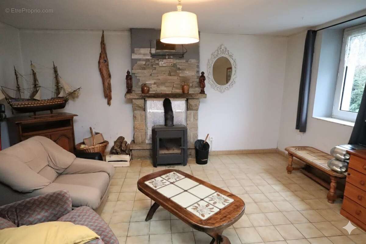 Maison à GLOMEL