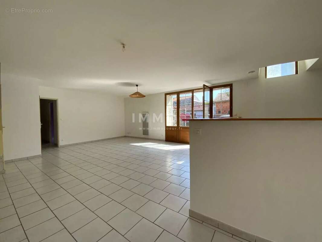 Maison à BEAUVAIS-SUR-MATHA