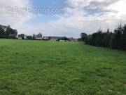 Terrain à THURY-EN-VALOIS