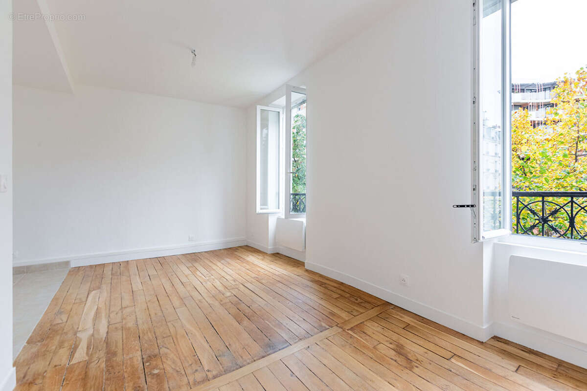 Appartement à PARIS-15E