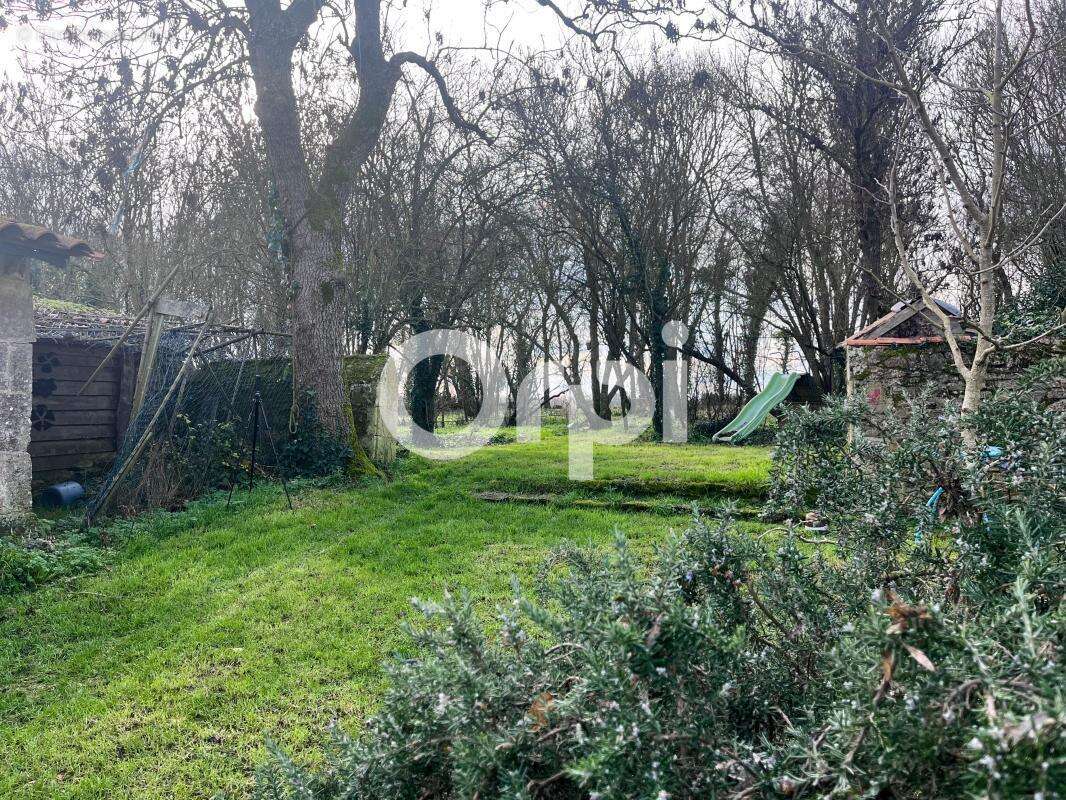 Maison à SAINT-LAURENT-DE-LA-PREE