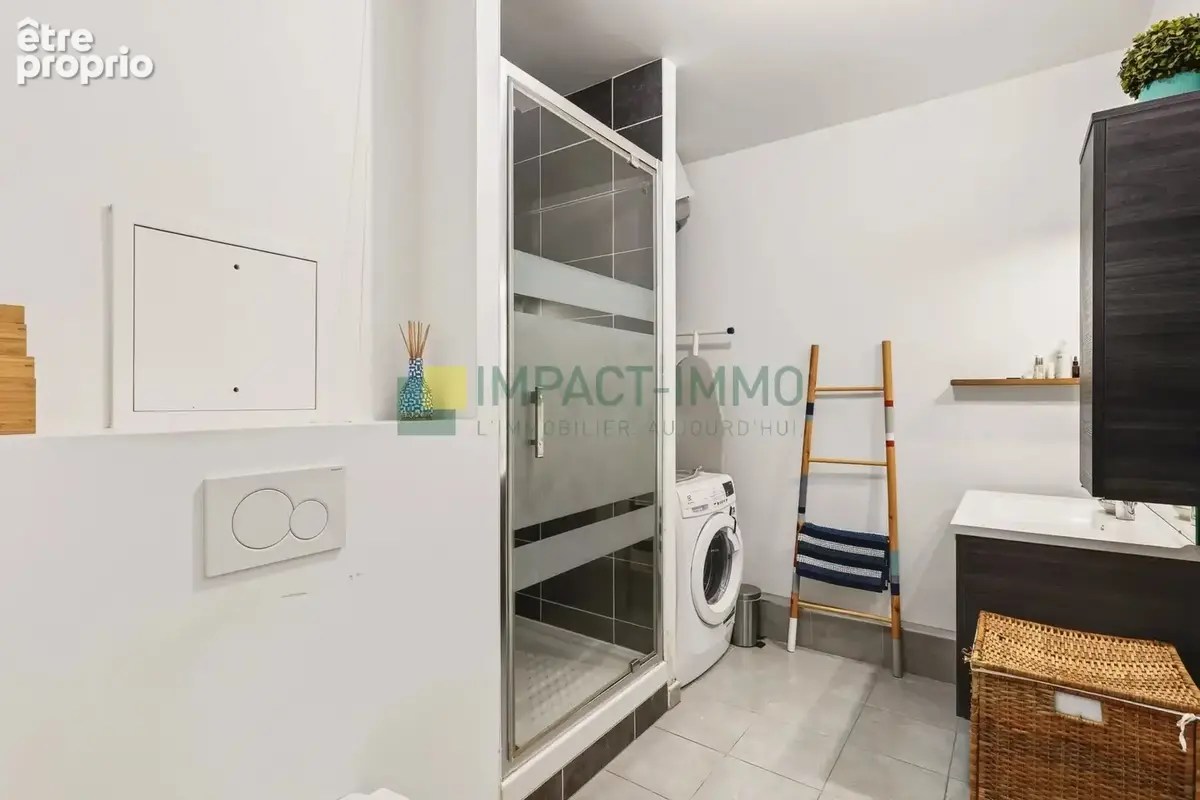 Clichy republique - 2 pieces balcon vue degagee -- pkg en sus - photo 6