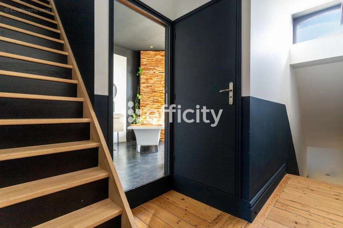 Maison 115 m² à Roubaix  - photo 7