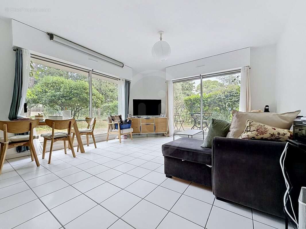 MONTPELLIER- AIGUELONGUE- BEAU T3 avec terrasse et jardin de 125 m² privatif au calme ! - photo 4