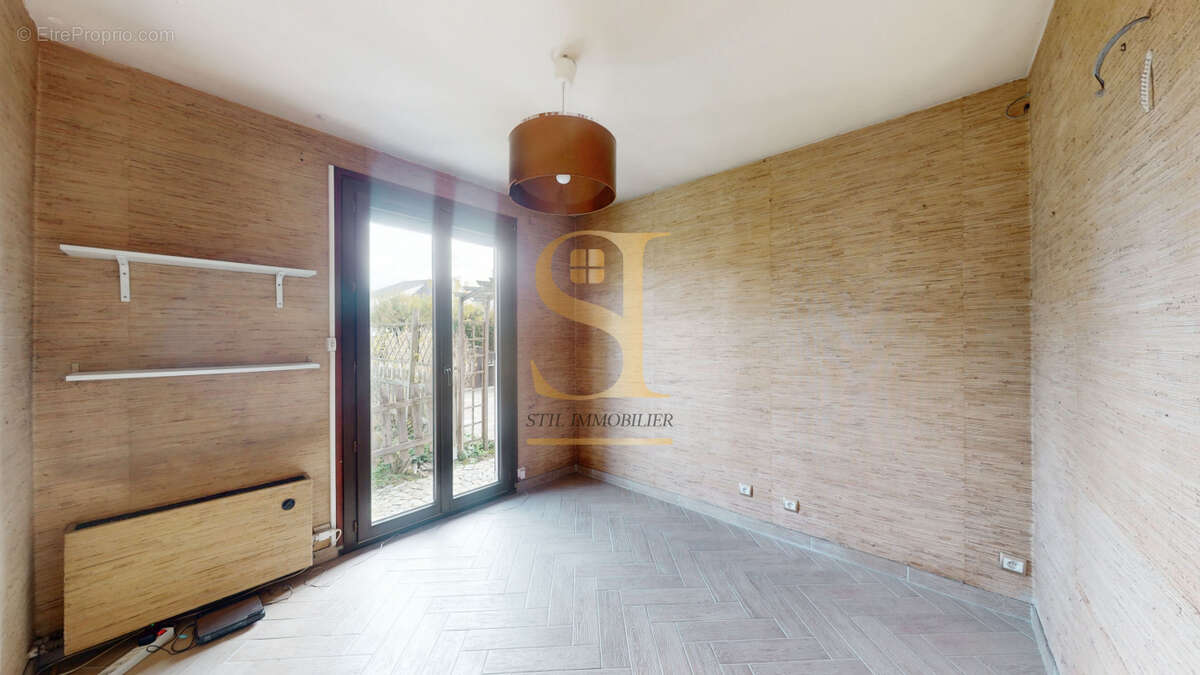 Maison à COURCOURONNES