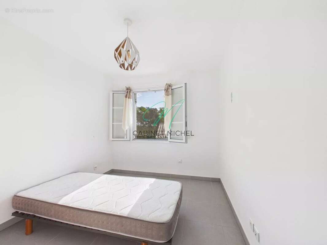 Maison à ROQUEFORT-LES-PINS