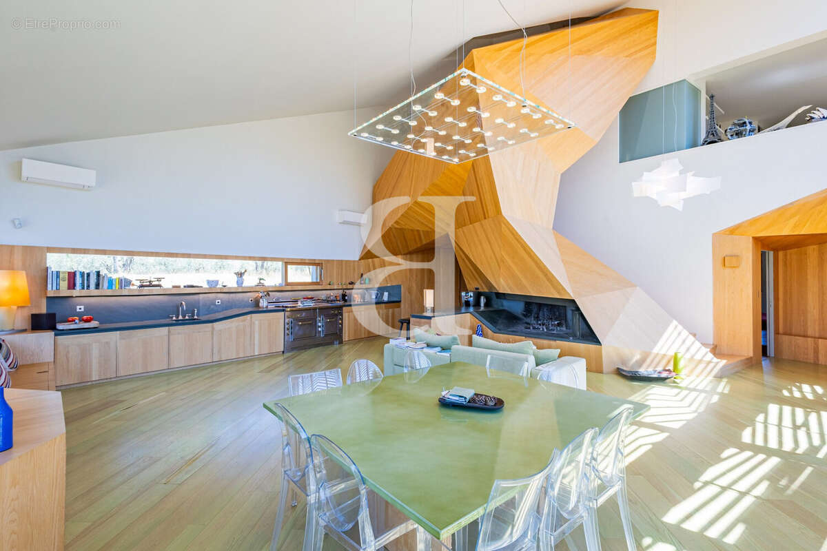 Maison 251 m² à Vaison-La-Romaine  - photo 9
