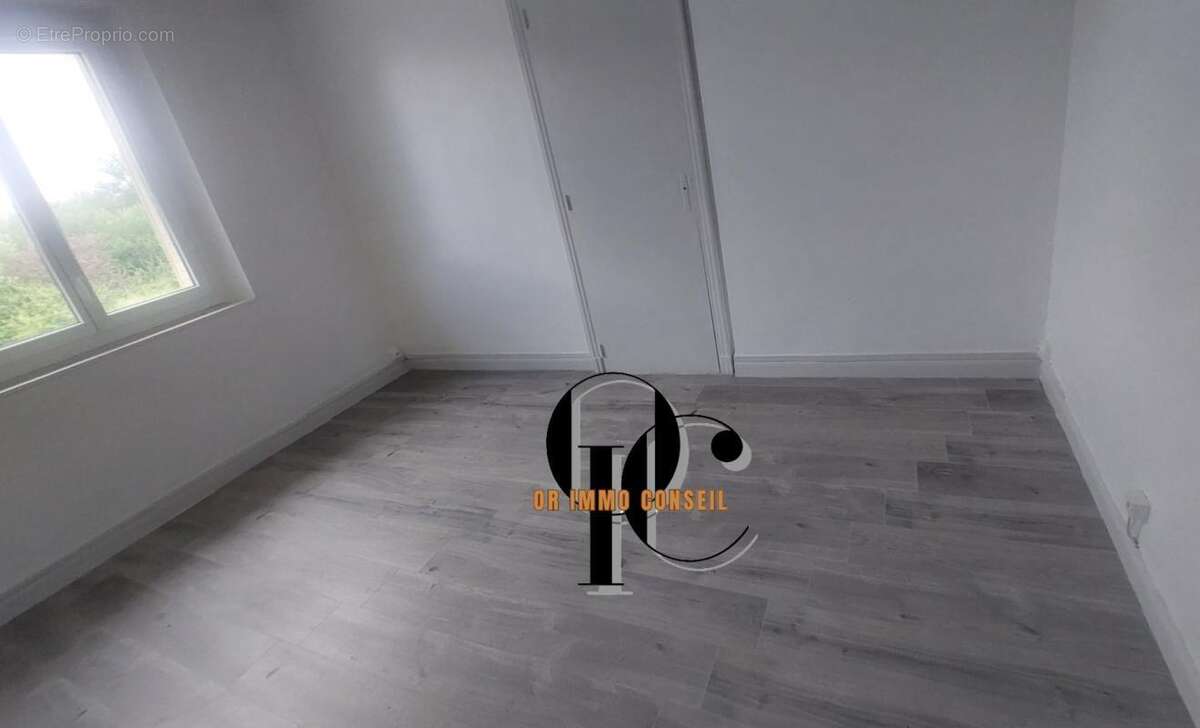 Appartement à COMMENTRY