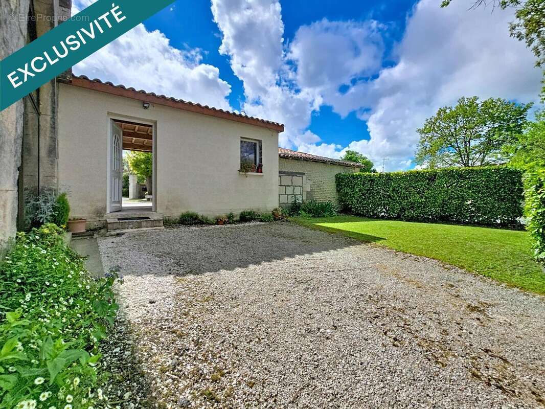 Maison 150 m² à Colombiers  - photo 2