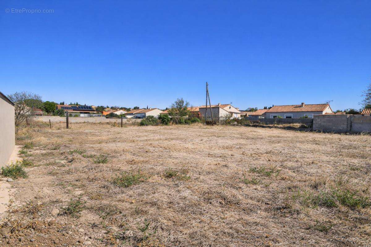 Terrain à FABREZAN