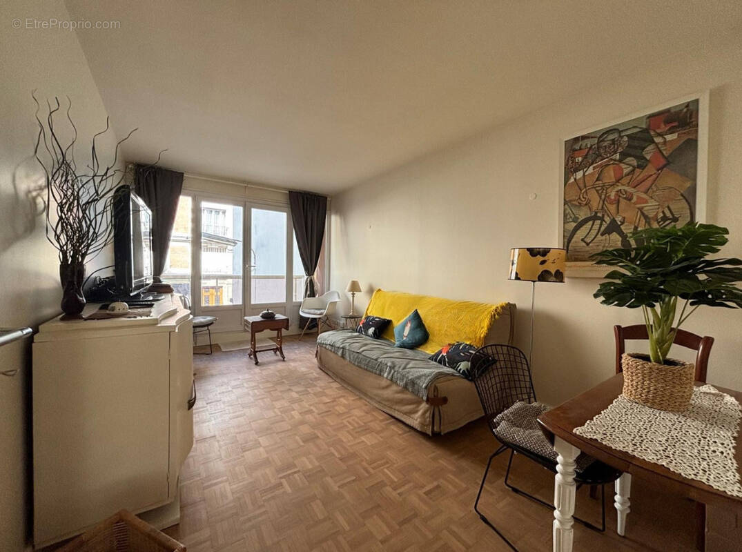 Appartement à MONTROUGE