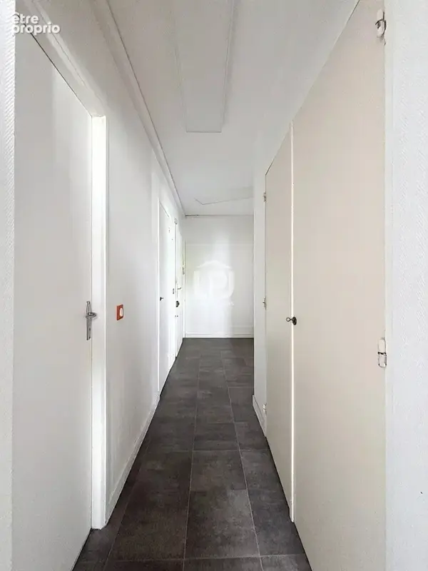 INVESTISSEURS -T3 de 65 m² - calme absolu, place de stationnement et cave - résidence sécurisée du quartier de Croix de Pierre - photo 7