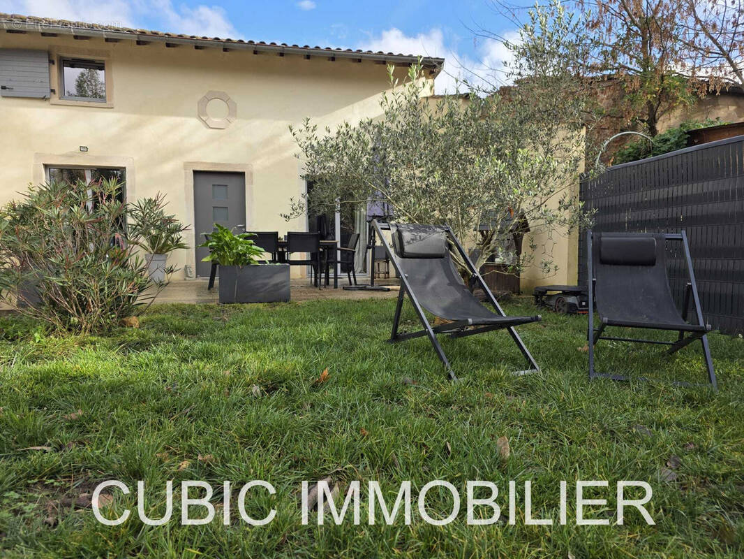 Maison à PONT-DE-VEYLE