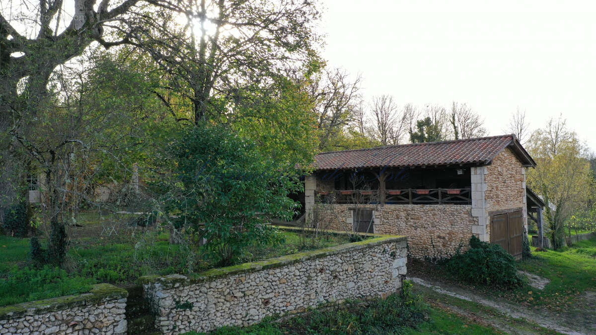 Maison à NEUVIC