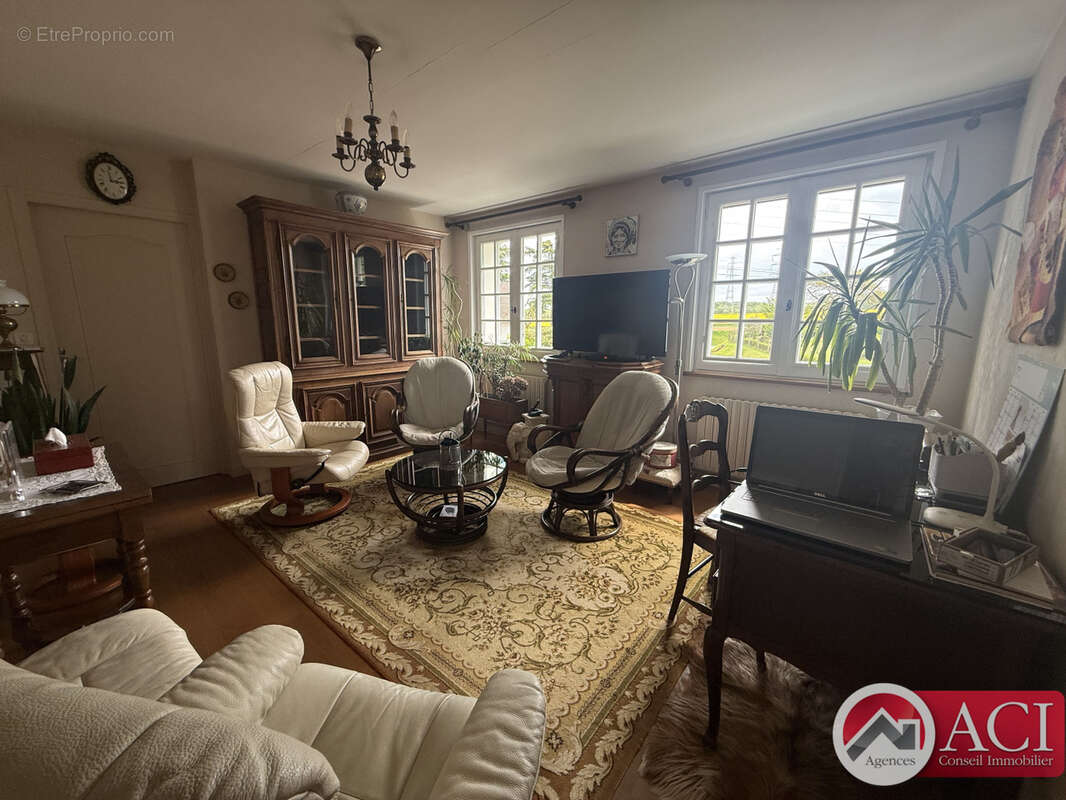 Maison à SAINTE-GENEVIEVE