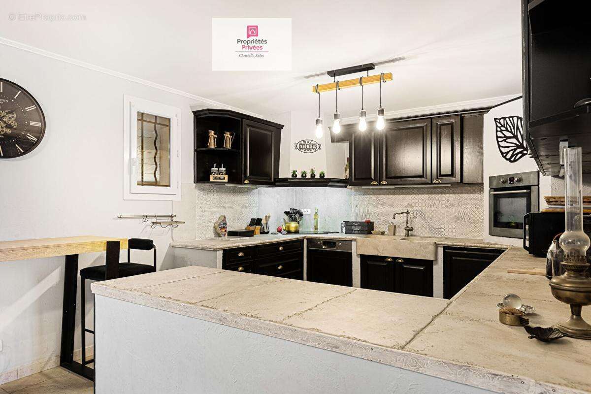 propriété de 7 pièces avec un chalet de 42 M2 avec piscine-lagon sur Tourrettes - photo 10